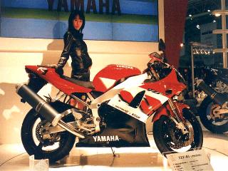 YAMAHA YZF-R1