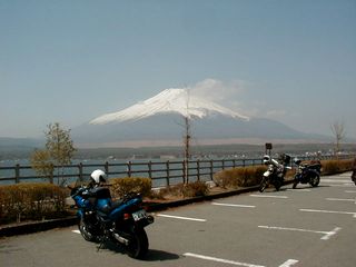 山中湖とバイク